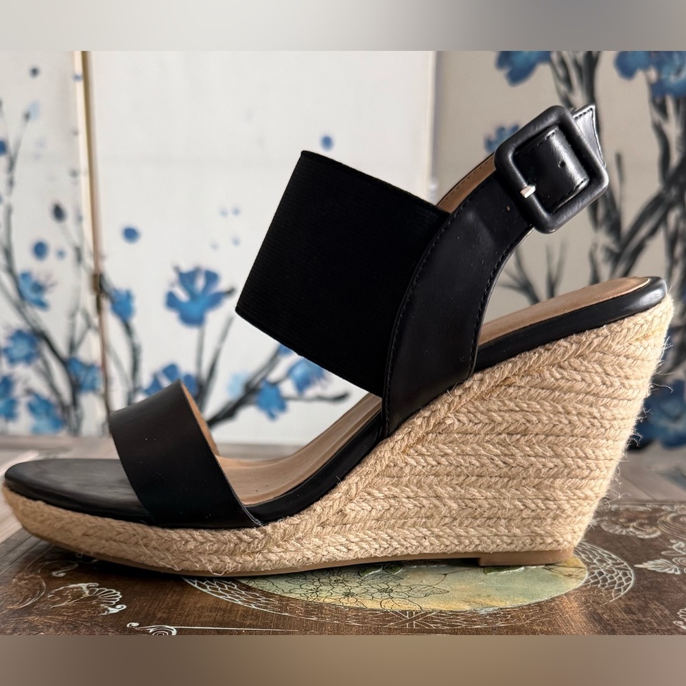 Elegant Black Wedge Sandals